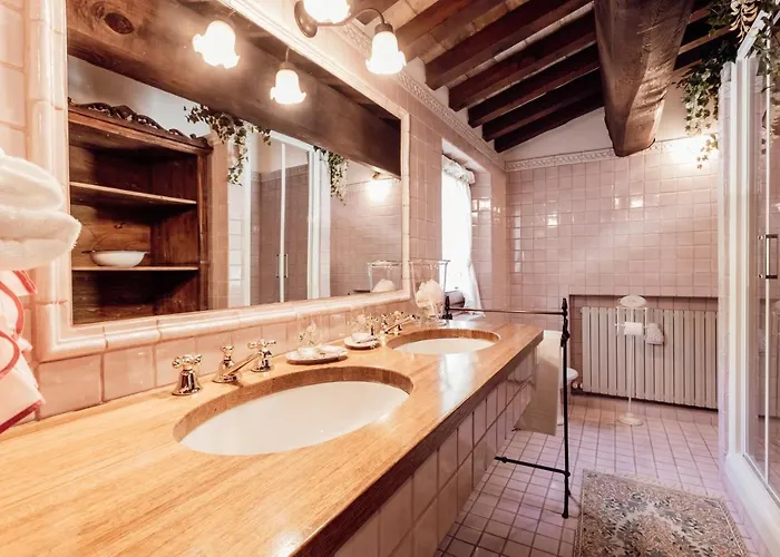 Casatorre فندق مبيت وإفطار